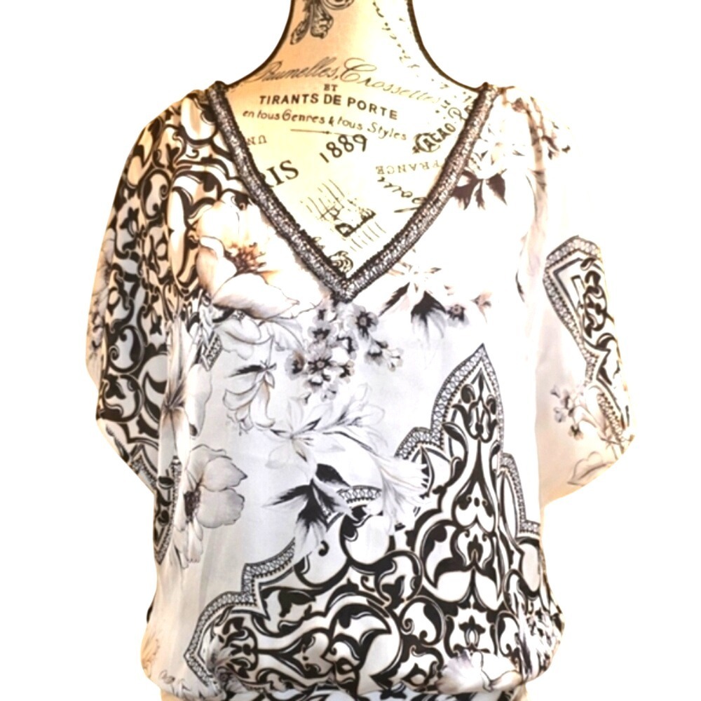 White House Black Market Floral Relaxed Blouse Flutter Sleeves Sz S